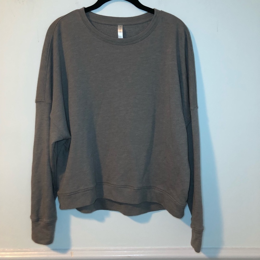 Fabletics Grey Long Sleeve Crewneck Sweatshirt Size Large